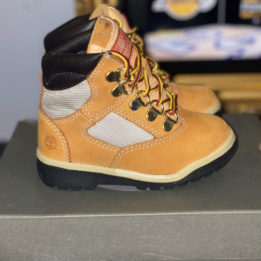 Timberland
Toddler 6-Inch Field Boot Size 8 Td